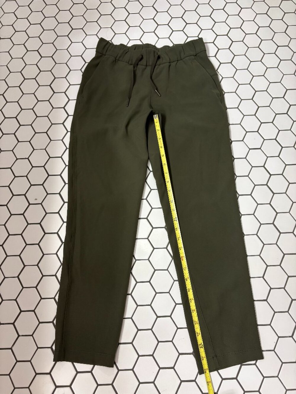 Lululemon On The Fly 7/8 Pant Woven Dark Olive Size 4